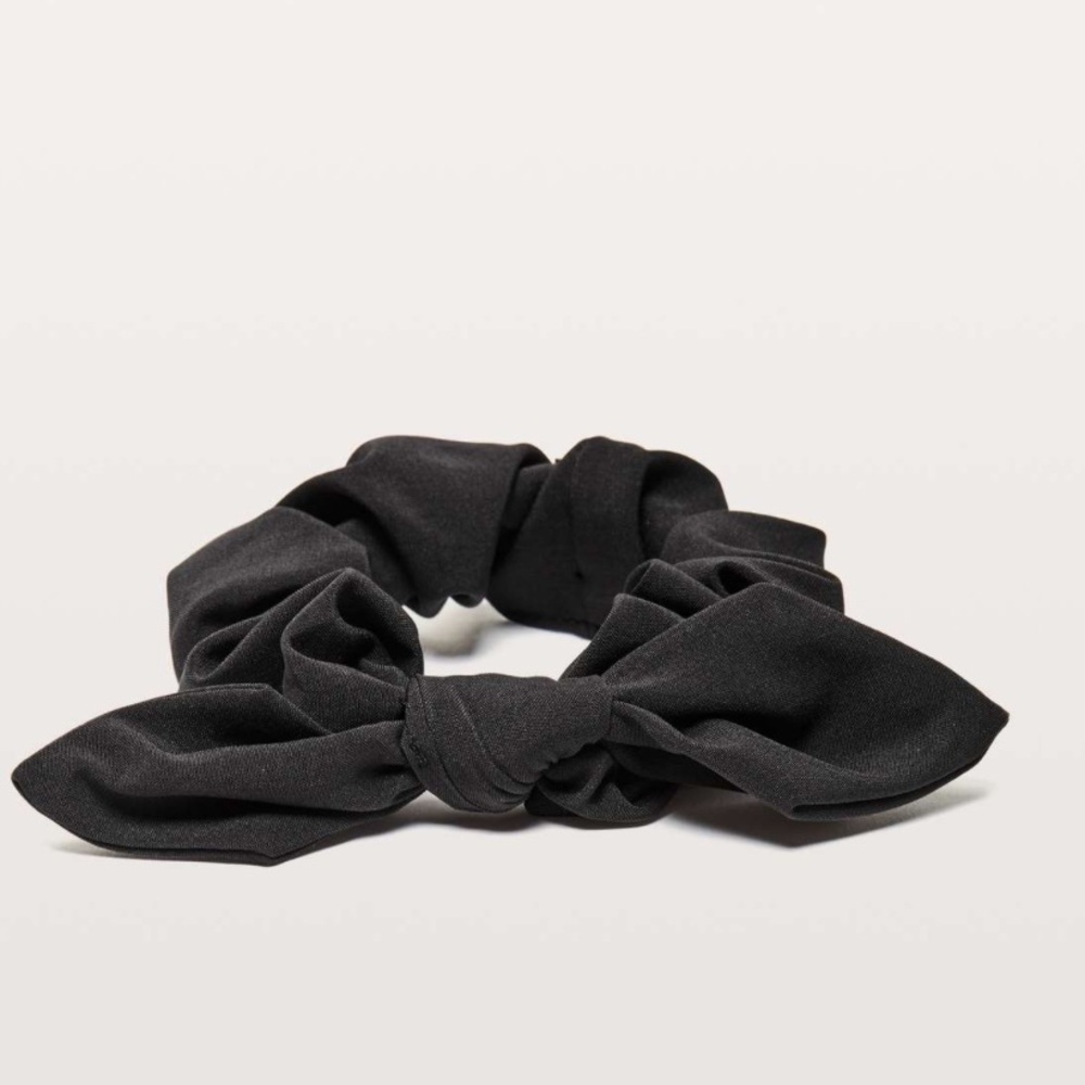 Lululemon Uplifting Scrunchie *Bow